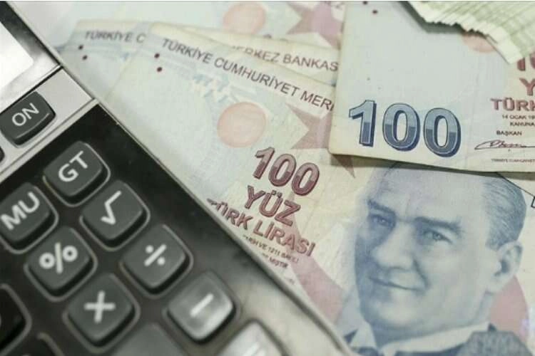 Memuru ve emekliyi ilgilendiren teklif yarın Meclis'te haberinin görseli
