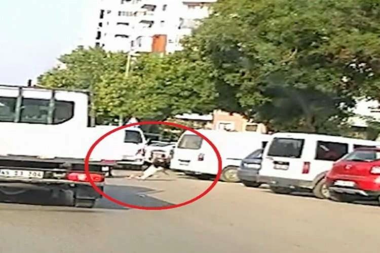 Manisa'da bir motosiklet kız çocuğuna çarptı haberinin görseli