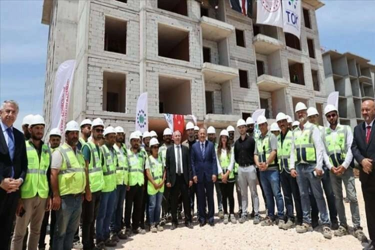 Bakan Özhaseki: 1 milyon 270 bin konut ürettik haberinin görseli