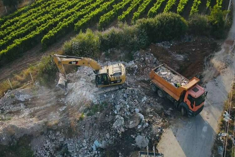 İzmir'de Tahtalı Barajı'na kaçak atık dökümü