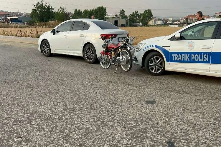 Maddi hasarlı kazanın ardından kavga: 4 yaralı haberinin görseli