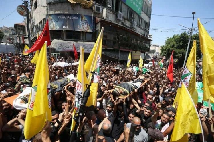 Cenin'de öldürülen 10 Filistinli toprağa verildi haberinin görseli