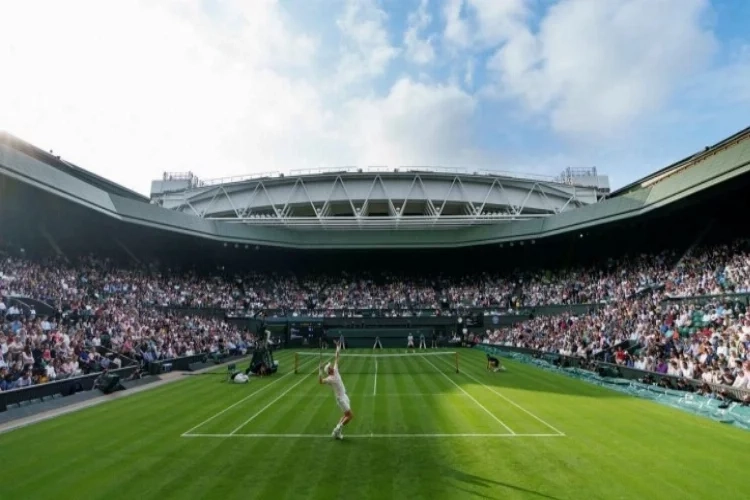 İklim aktivistleri Wimbledon’ı hedef aldı haberinin görseli