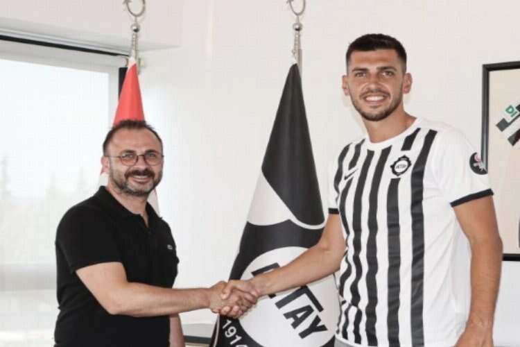 Altay'da oyuncuların sözleşmeleri uzatıldı