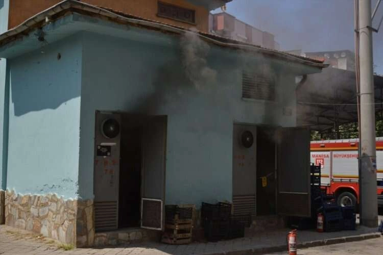 Manisa'da elektrik trafosunda yangın çıktı haberinin görseli