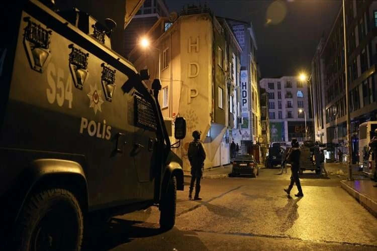 HDP Esenyurt ilçe binasına operasyon düzenlendi haberinin görseli