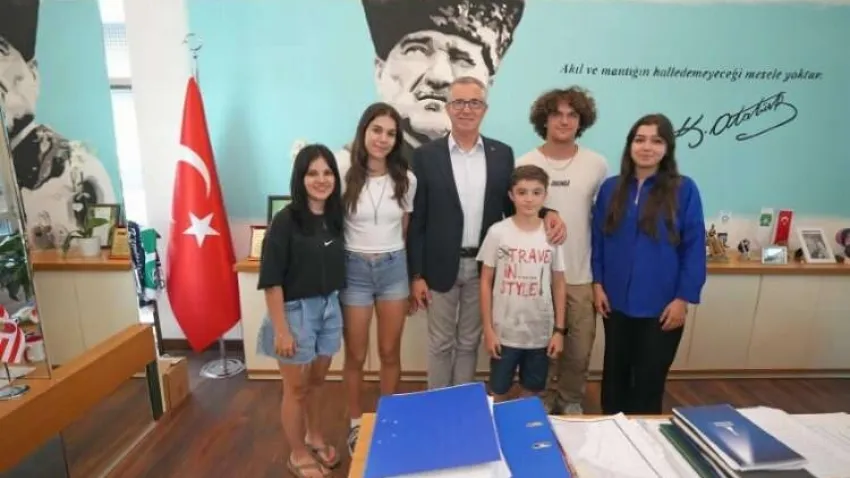 İzmir'de Gaziemirli gençler Fransa yolcusu