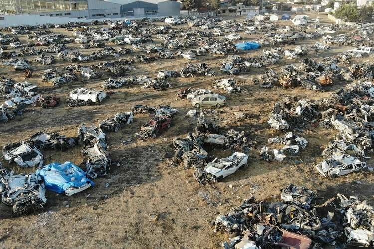 Hatay'da enkazdan çıkarılan araçların akıbeti belli oldu haberinin görseli
