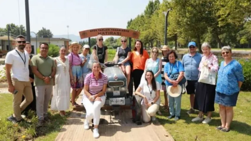 Efes tarlası yaşam köyü dünyaya açılıyor