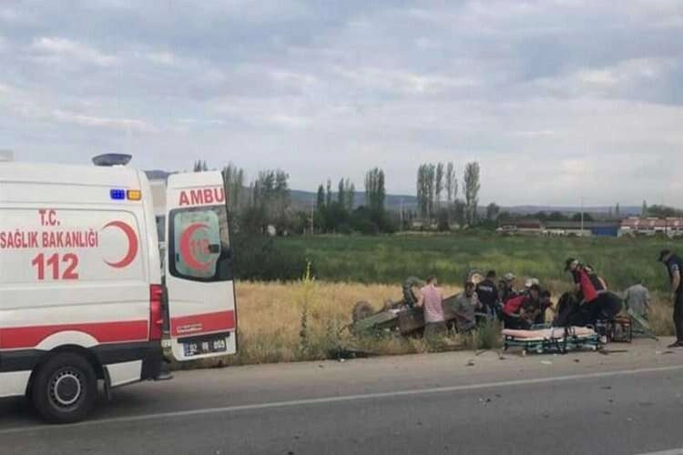 Afyonkarahisar'da otomobille patpat çarpıştı haberinin görseli