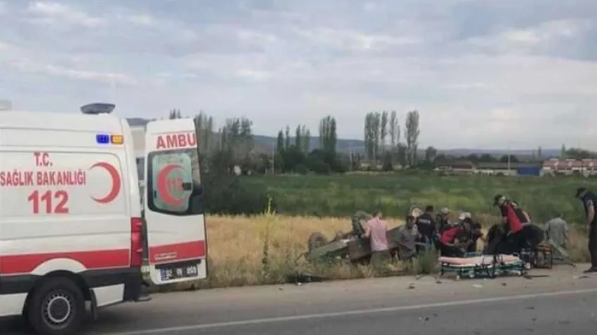 Afyonkarahisar'da otomobille patpat çarpıştı haberinin görseli