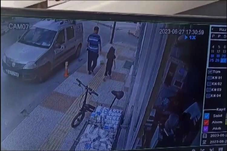Torunuyla bilikte aracın altında kaldı haberinin görseli