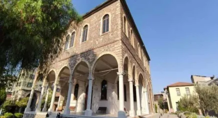 Tarihi kilisedeki partiye tepki: Mabedimizde içki içildi!