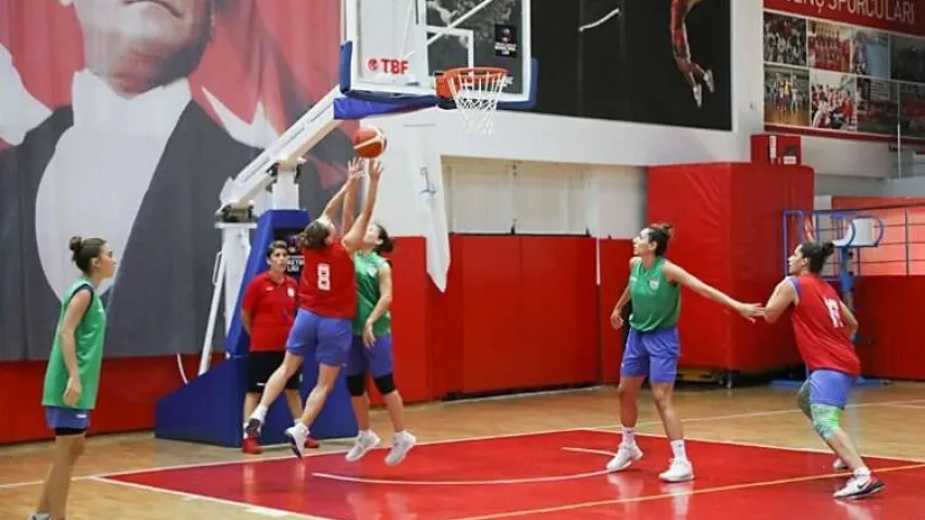 Bayraklı’nın yaz kurslarına büyük ilgi