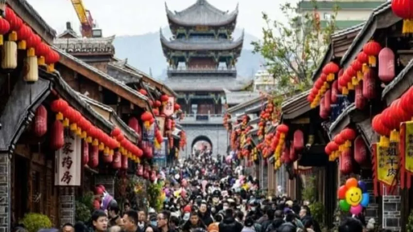 Çin’de sıcak hava dalgası 4 kişiyi öldürdü haberinin görseli