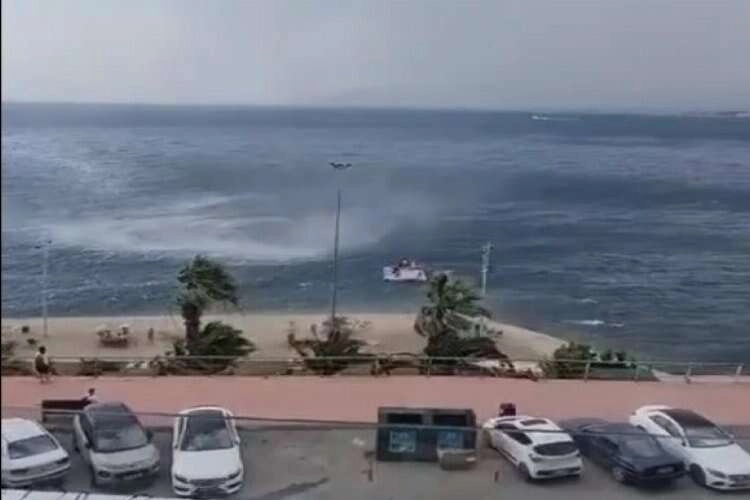 Dikili'de hortum paniği: Tatilcilerin zor anları! haberinin görseli