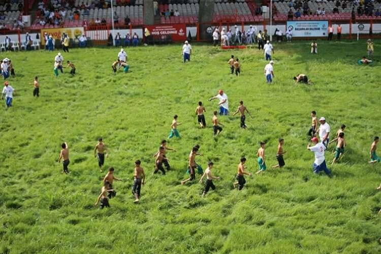 Edirne’de ‘Kırkpınar Yağlı Güreşleri’ne hazır haberinin görseli