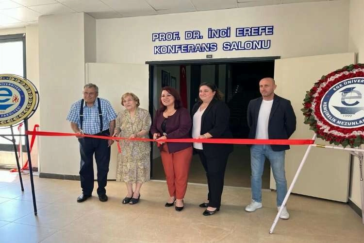 Prof. Dr. İnci Erefe’nin ismi konferans salonuna verildi haberinin görseli