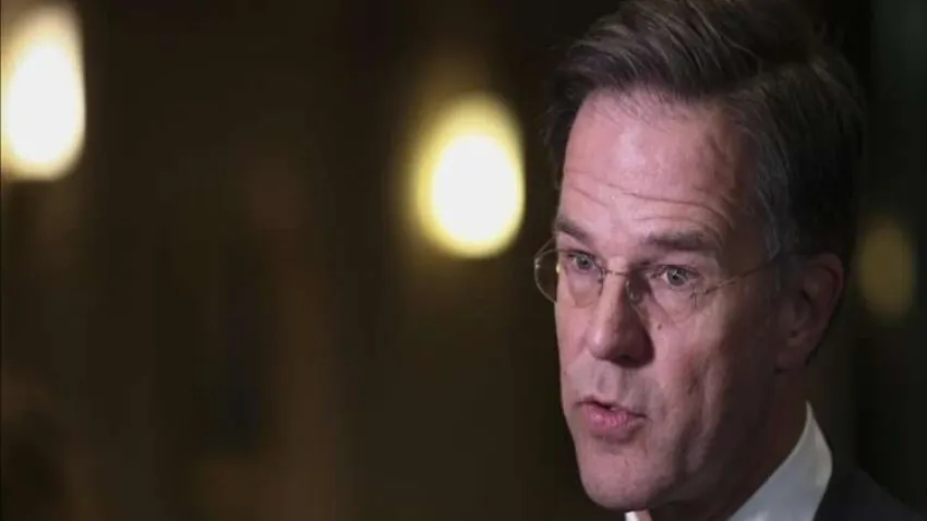 Hollanda'da koalisyon hükümeti istifa etti haberinin görseli