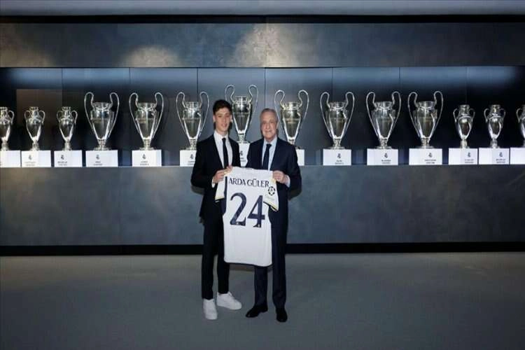 Real Madrid, yeni transferi Arda Güler'i basına tanıttı haberinin görseli