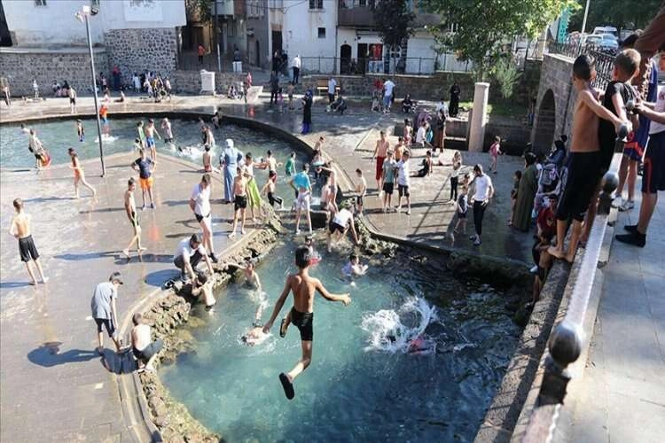 Güneydoğu yanıyor: Sıcaklık 40 dereceyi aştı haberinin görseli