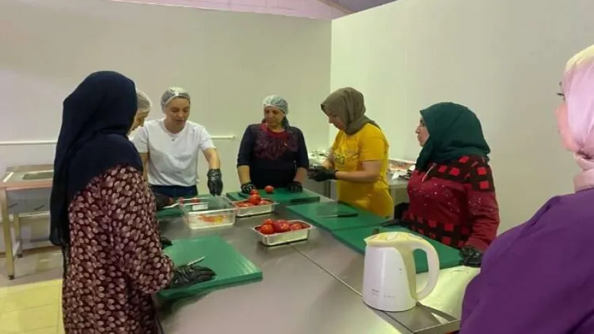 Çiğli'de sağlıklı atıştırmalıklar için üretim eğitimi