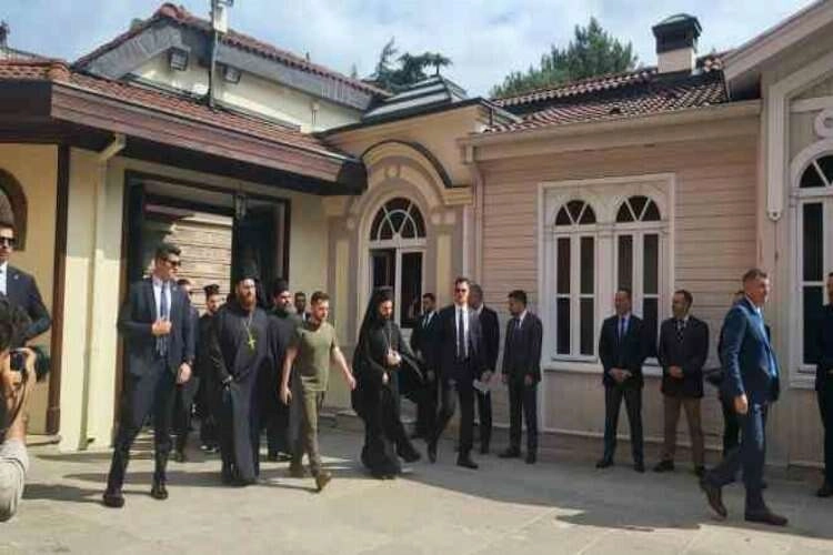 Zelenski'den Fener Rum Patrikhanesi'ne ziyaret haberinin görseli