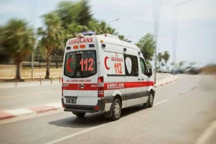 Aydın'da traktör otomobille çarpıştı: Ölü ve yaralı var haberinin görseli