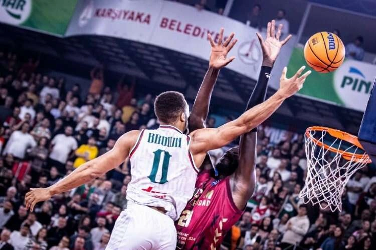 Pınar Karşıyaka, Jaylon Brown ile 1 yıl daha devam haberinin görseli