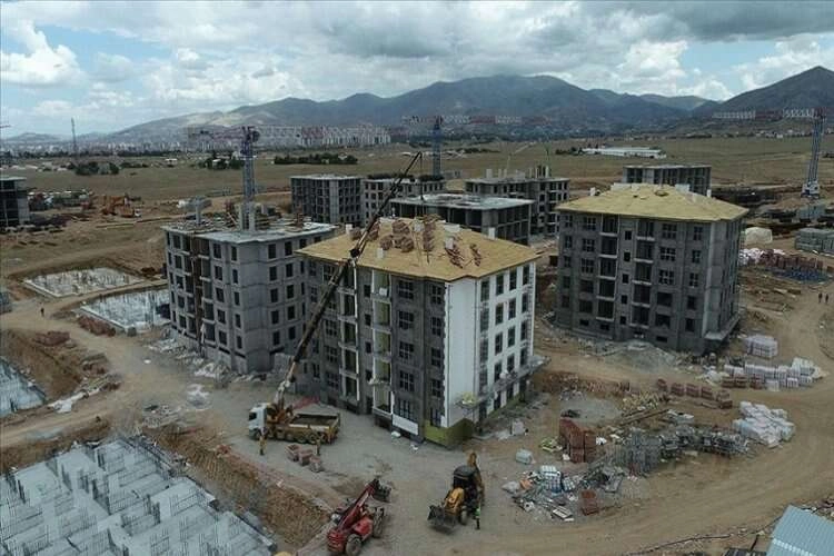 Bakan Özhaseki: Bölgeden ayrılmayacağız haberinin görseli