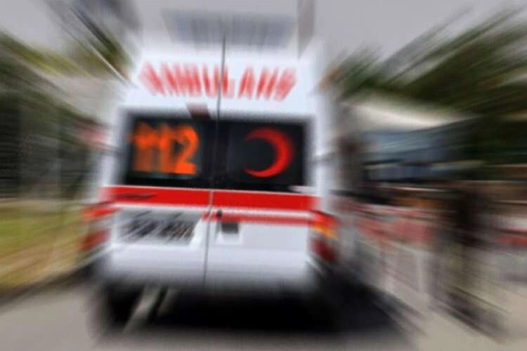 Manisa'da kaza! Otomobil ile traktör çarpıştı haberinin görseli