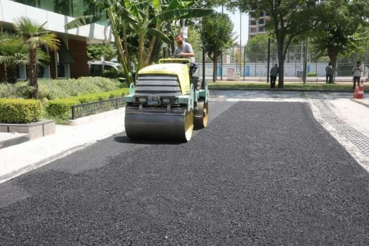 Bayraklı’da yol yenileme çalışmaları sürüyor haberinin görseli