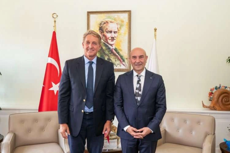 Başkan Tunç Soyer ABD Büyükelçisi Jeffry Flake’i ağırladı