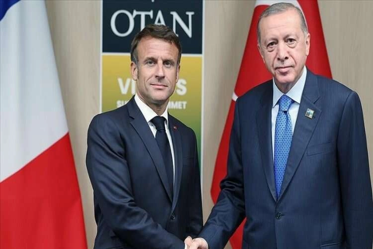 Recep Tayyip Erdoğan, Macron ile bir araya geldi haberinin görseli