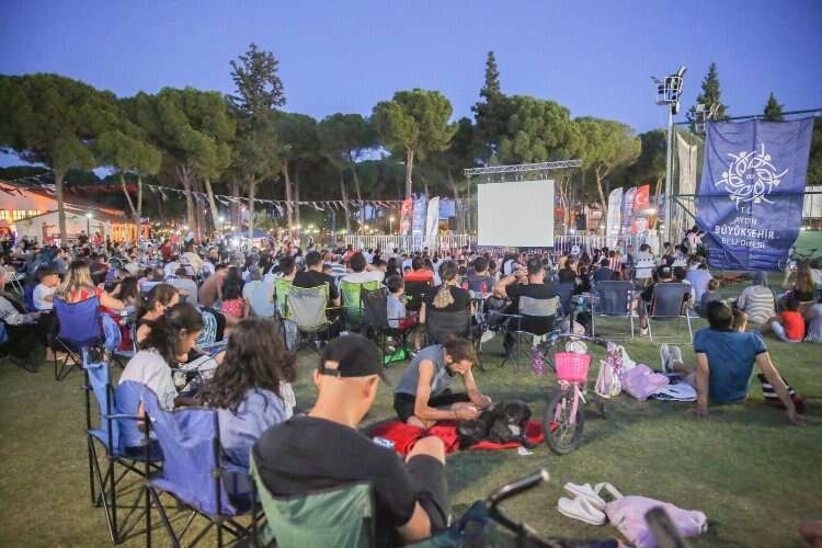 Aydın Tekstil Park'ta sinema geceleri sürüyor haberinin görseli