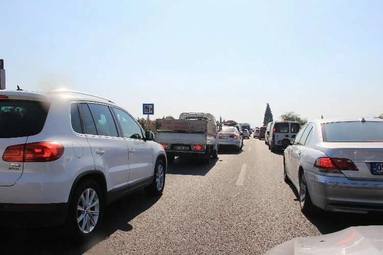 Aydın’da trafik yoğunluğu arttı haberinin görseli