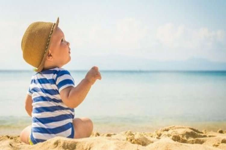 Yaz aylarında bebek sağlığı için dikkat edilmesi gerekenler haberinin görseli