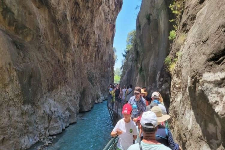 Saklıkent Kanyonu'nda turist bereketi haberinin görseli