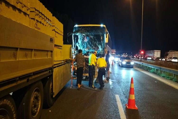 Adana'da zincirleme kaza: 16 yaralı