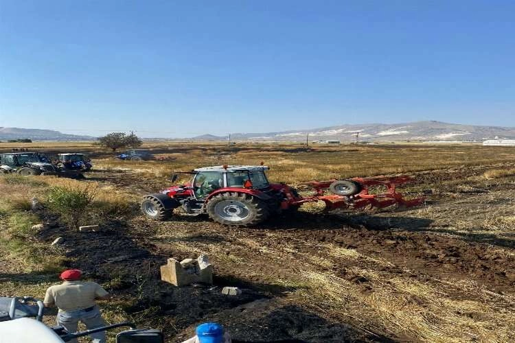 30 dönüm hububat tarlası küle döndü