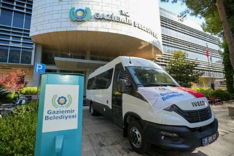 Gaziemir Belediyesi, engelli araçlarını yeniledi haberinin görseli