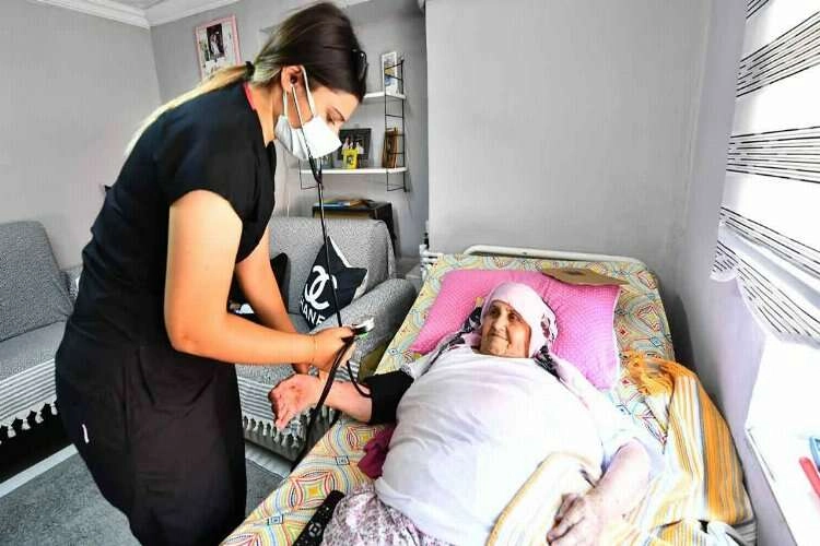 Eşrefpaşa Hastanesi hastalara derman oluyor haberinin görseli