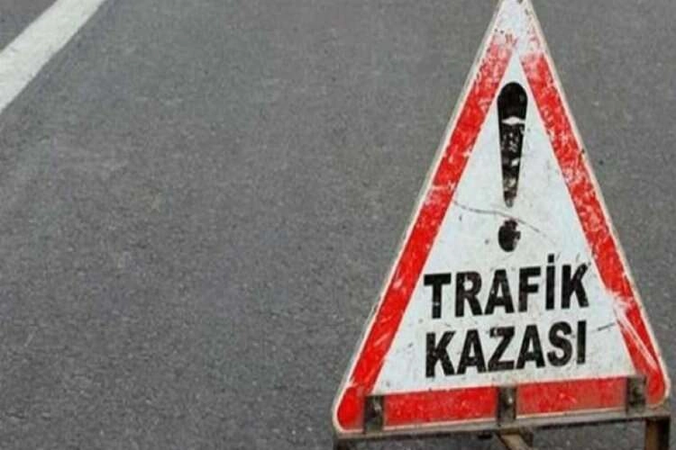 Afyonkarahisar'da traktör köprü demirlerine çarptı