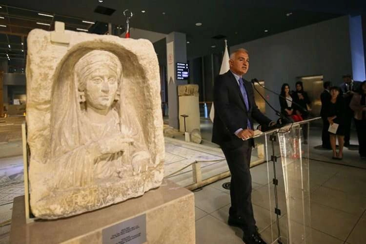 Zeugma kökenli mezar steli Türkiye'de