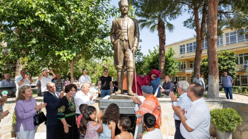 Atatürk Heykeli_İLKSES (4) (Özel)