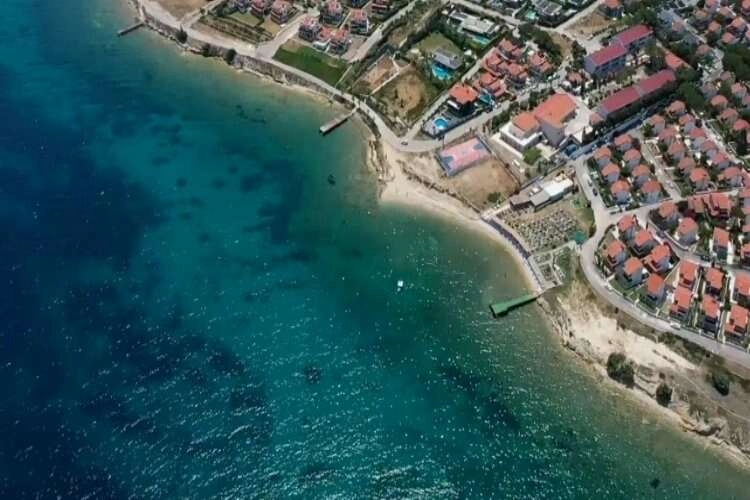 Denize sıfır yurtta tatil yapıyorlar haberinin görseli