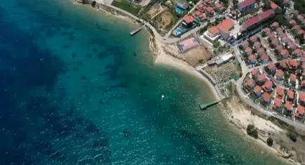 Denize sıfır yurtta tatil yapıyorlar