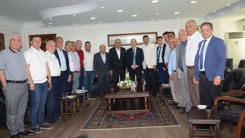 Serter’den İzmir esnafının yeni başkanına tebrik ziyareti