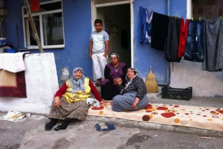 “Roman çocuklar yoksulluktan uzaktan eğitime katılamadı” haberinin görseli