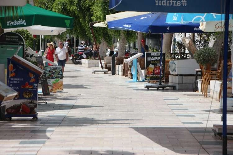 Bodrum’da çöl sıcakları! Sokaklar boş kaldı haberinin görseli